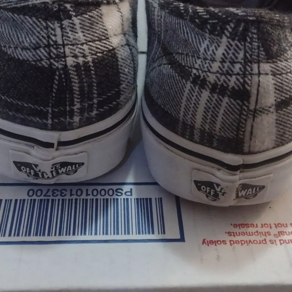 Vans  - Picture 2 of 4